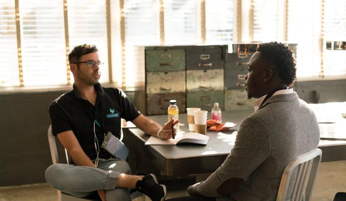 an image of a psychologist during therapy with a patient